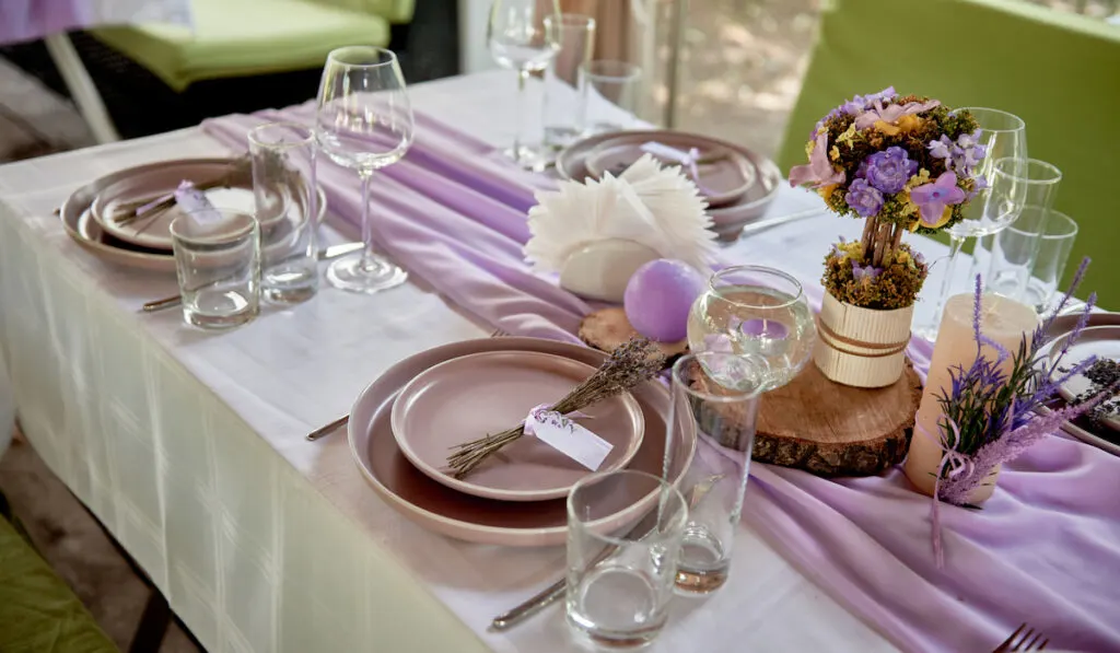 white and lavender wedding theme