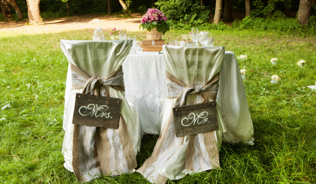 wedding decoration groom bride chair rustic setup 