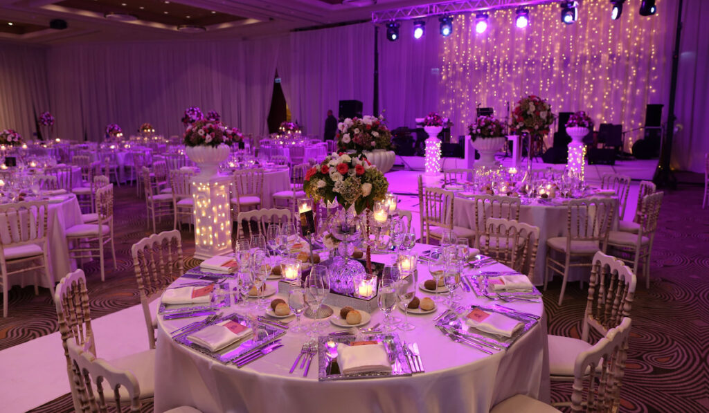 Luxurious wedding catering decoration 