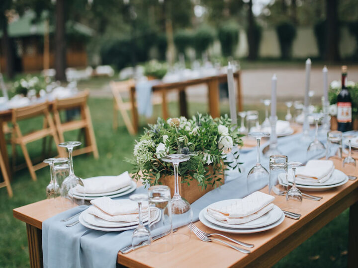 backyard-Wedding-table-decoration