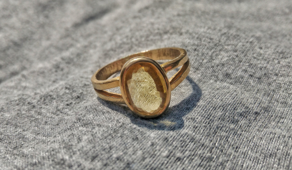 Transparent yellow sapphire stone gold ring