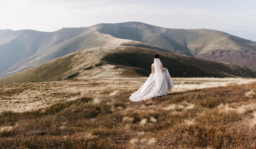 shooting brides in the mountains

