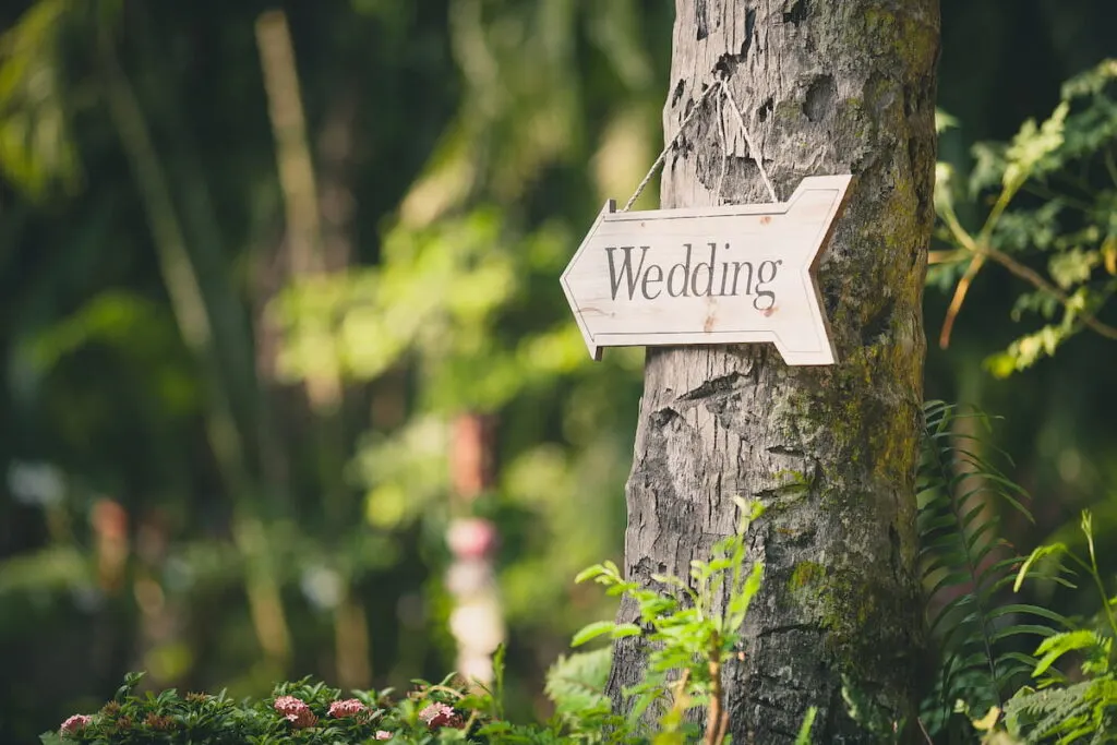 simple vintage wedding sign 
