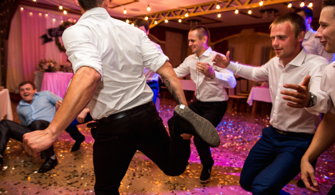 9 Creative Wedding Garter Removal Ideas - My White Sand Wedding